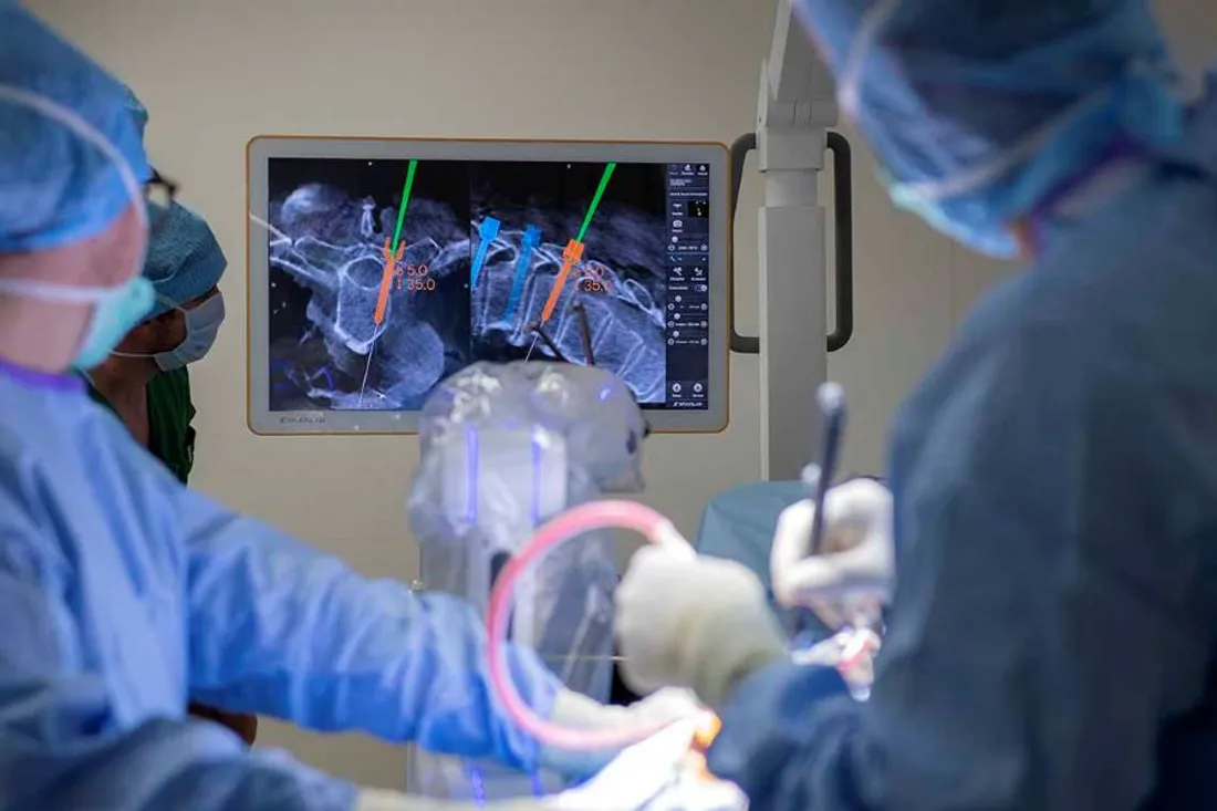 Neurochirurgien Navigation CHU_10 06 21_C Jouannet